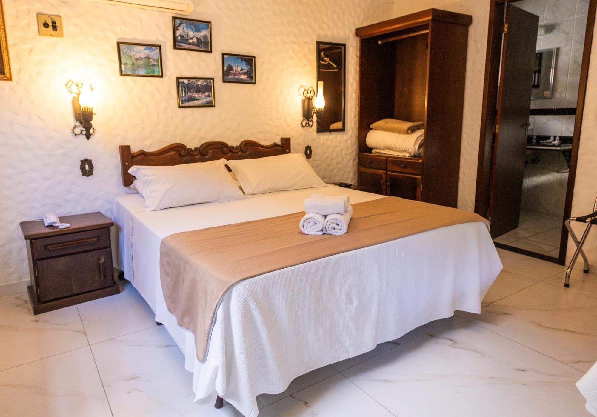 Hotel Britannia เปเนโด ภายนอก รูปภาพ