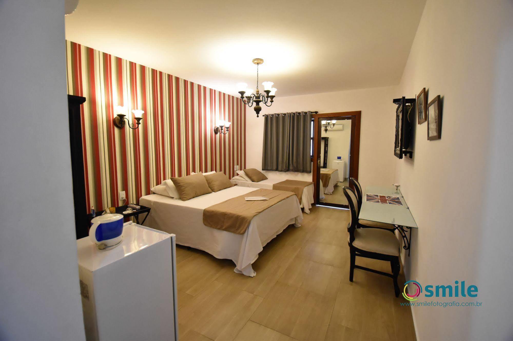 Hotel Britannia เปเนโด ภายนอก รูปภาพ