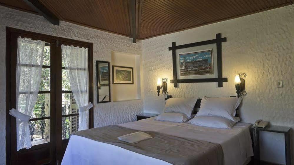 Hotel Britannia เปเนโด ภายนอก รูปภาพ